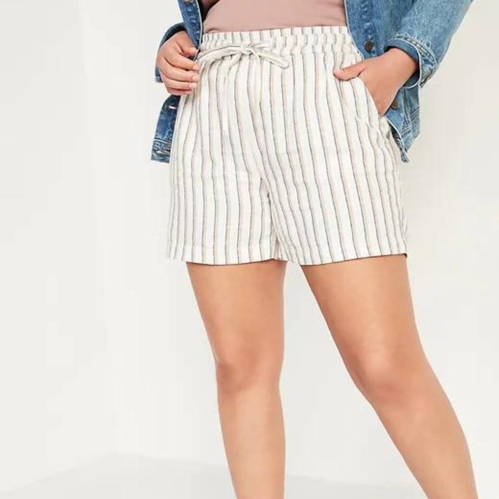 EUC Old Navy L High Rise Linen Short Gray Multi Stripe